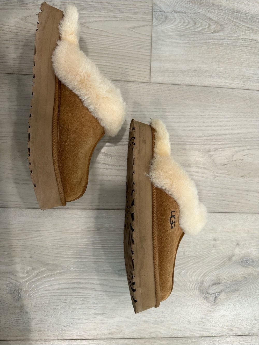 UGG Coquette Chestnut Sheepskin Slippers Size 10